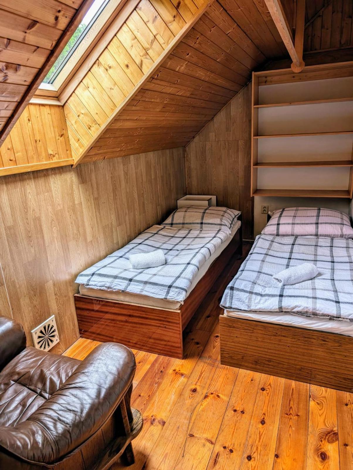 Apartman V Pensionu U Holzaepfelu Cerveny Kostelec Exterior photo