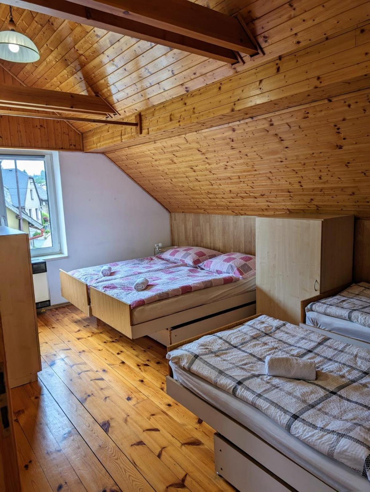 Apartman V Pensionu U Holzaepfelu Cerveny Kostelec Exterior photo